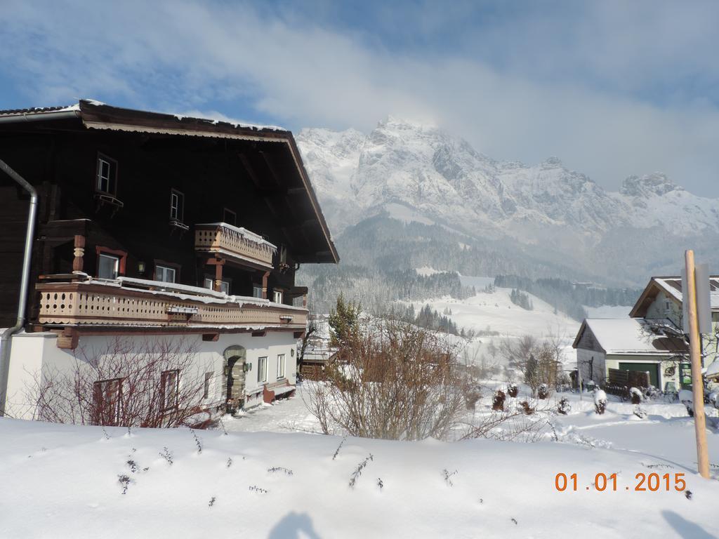 Pfindlhof Bed & Breakfast Леоганг Екстериор снимка
