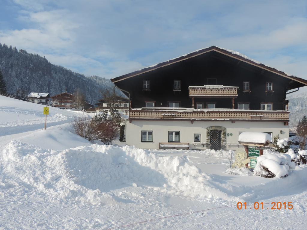 Pfindlhof Bed & Breakfast Леоганг Екстериор снимка