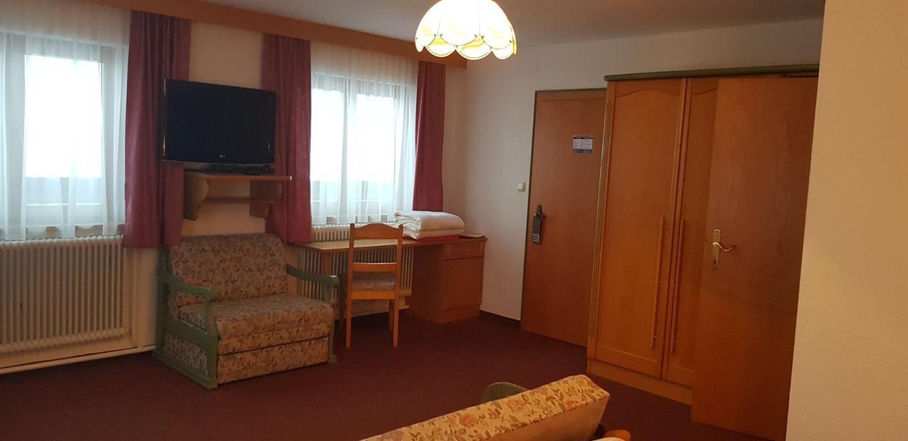 Pfindlhof Bed & Breakfast Леоганг Екстериор снимка